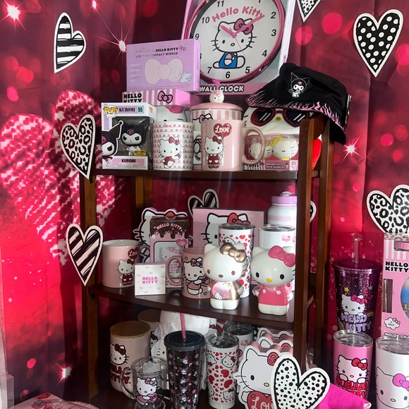 New Deluxe Hello Kitty Mystery Box - Sanrio / Kawaii surprise bag! - Picture 3 of 5
